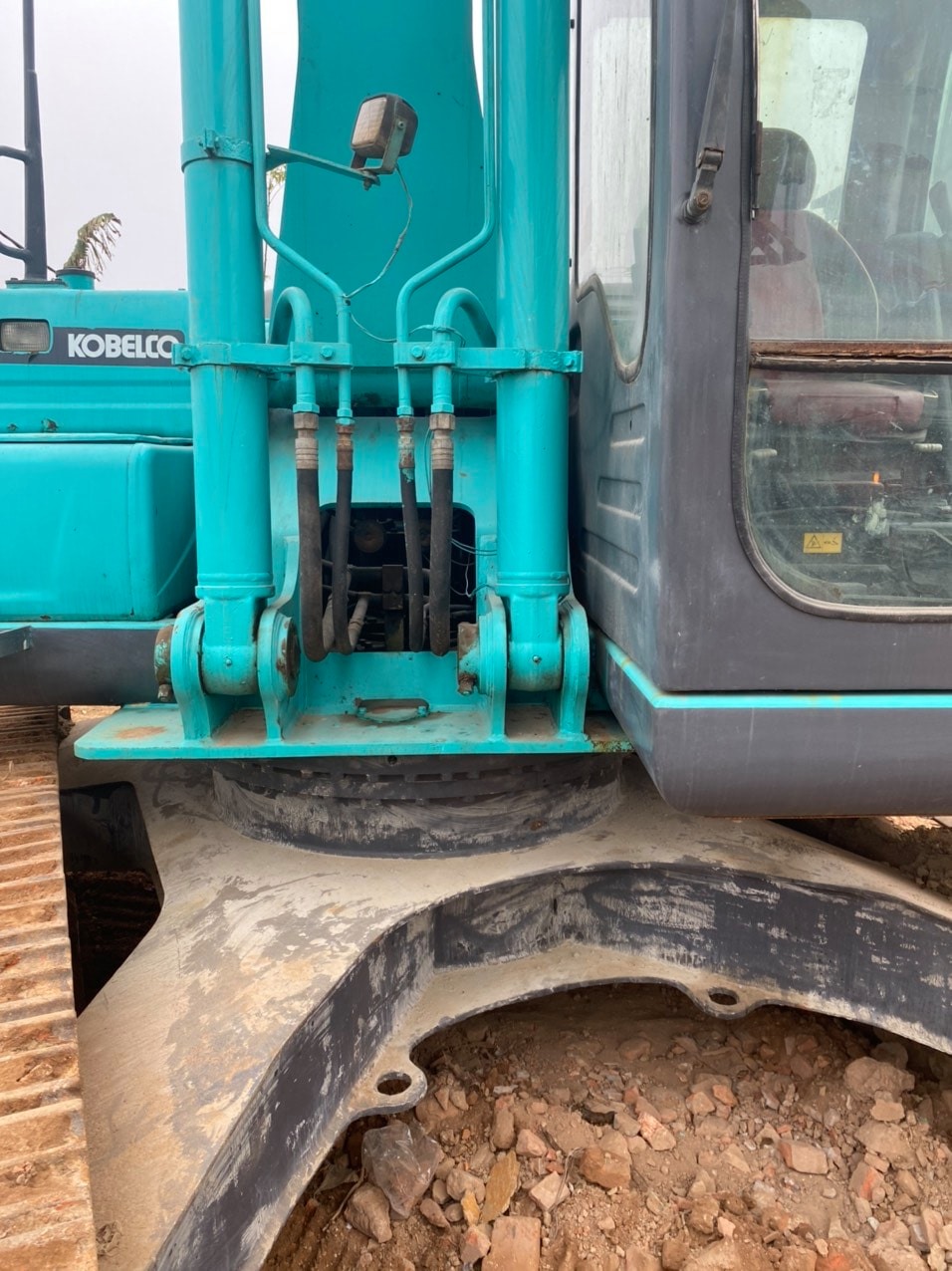 Máy xúc đào Kobelco SK200-8