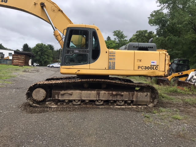 CHO THUÊ MÁY XÚC ĐÀO KOMATSU PC300