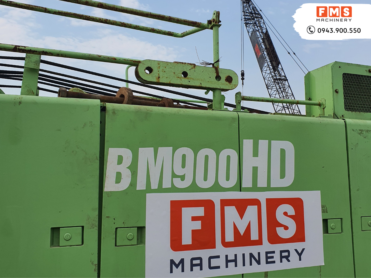Cẩu bánh xích 90 Tấn Kobelco BM900HD 